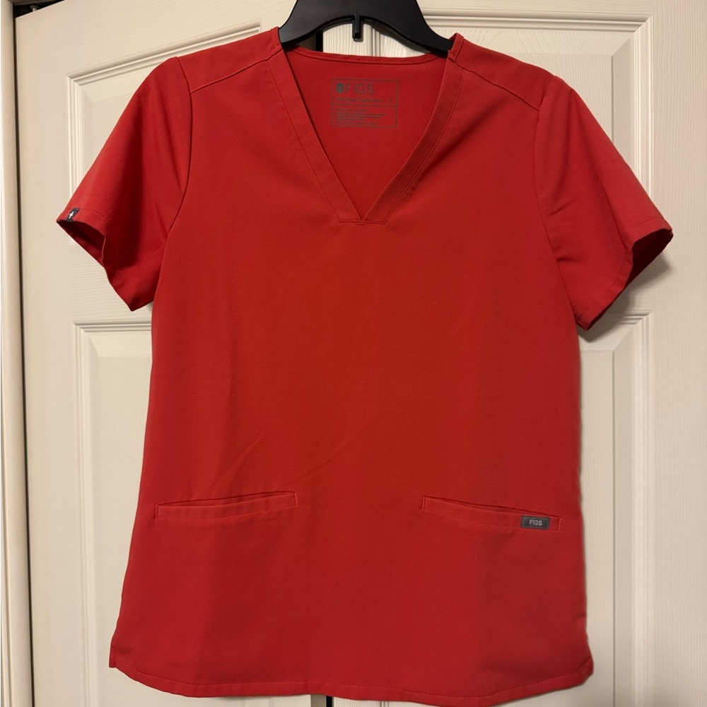 FIGS Women's Coral Scrub Top
